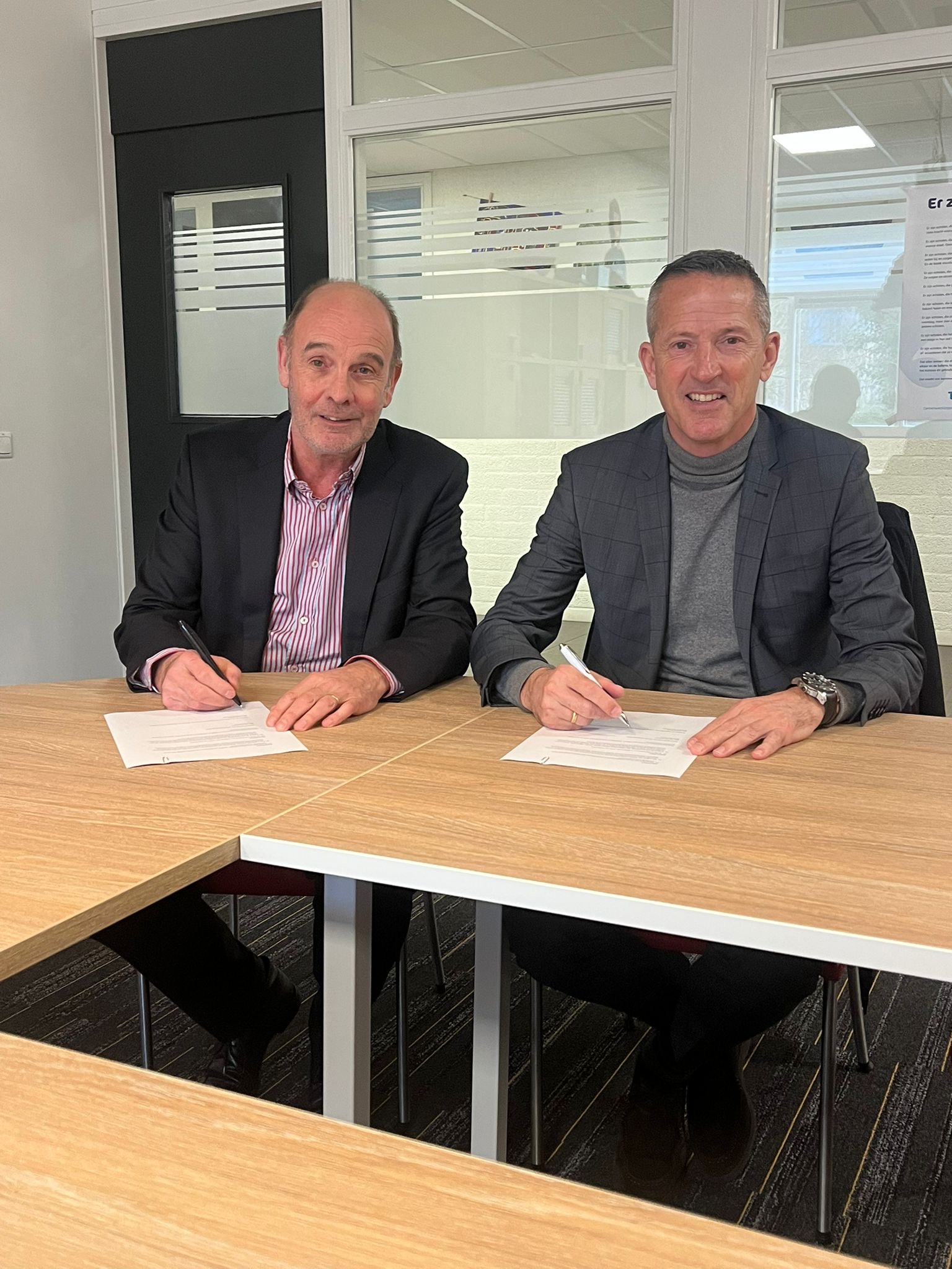 f865a8ef-88d0-44fd-9afa-22b4bf3c3bad